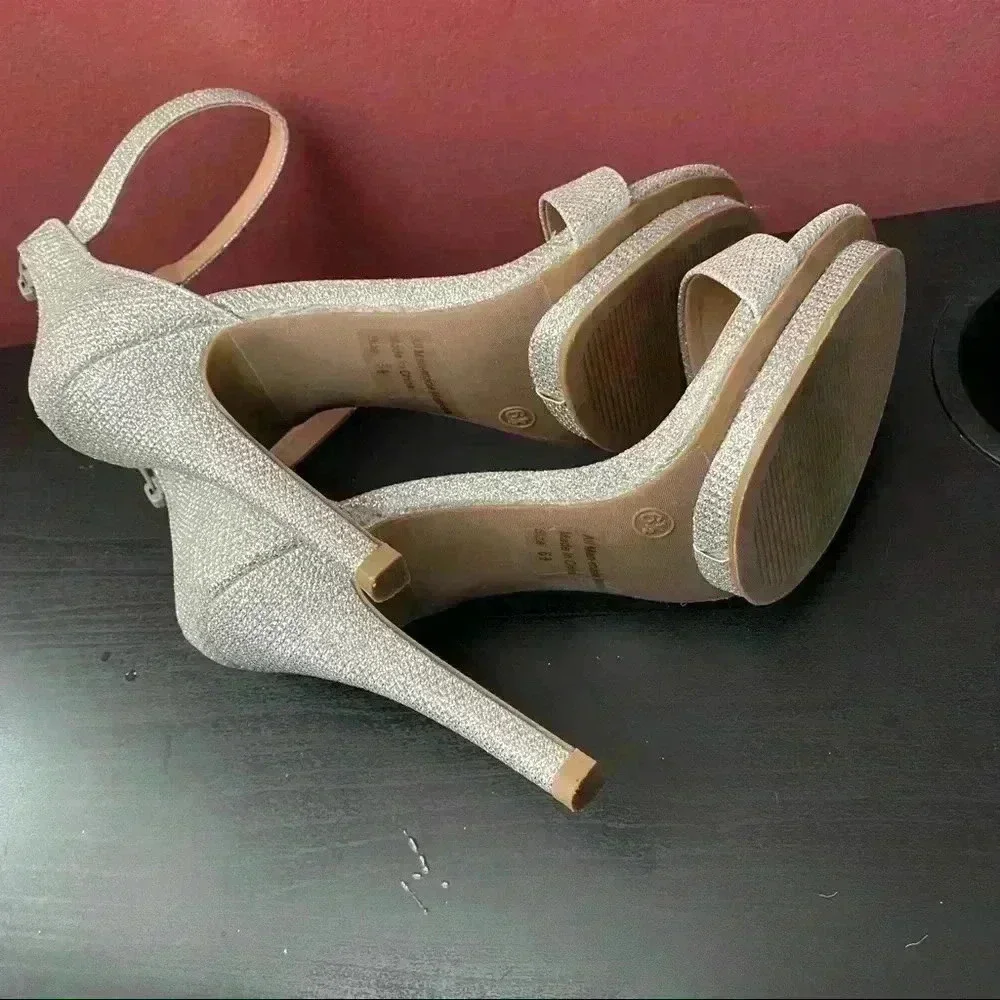 Windsor Sliver Heels